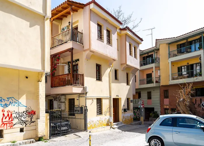 Pearl Studio Free Private Parking