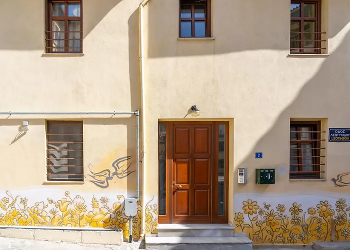 Pearl Studio Free Private Parking